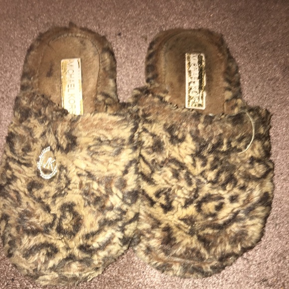 Micheal Kors Cheetah Slippers - Picture 7 of 7